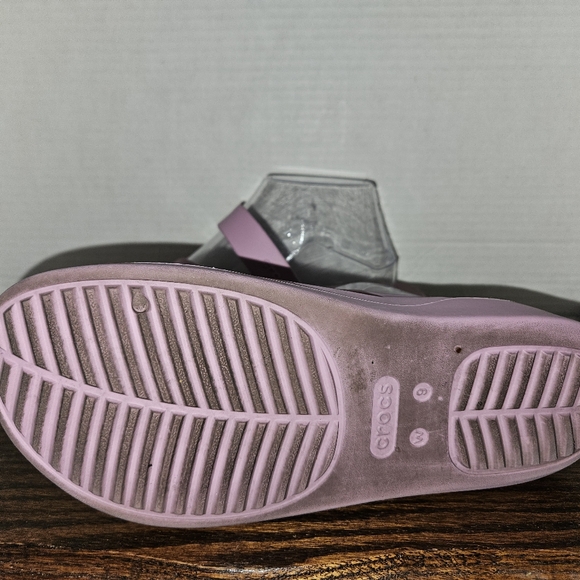 Crocs Getaway Strappy. Size 9. Worn But In Excellent Shape. (1) - Picture 4 of 4